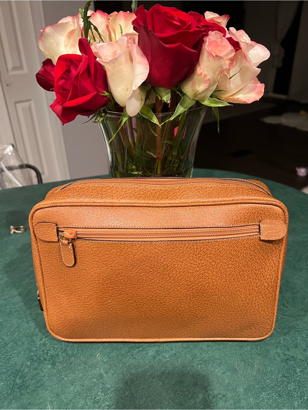Classic Caramel Gucci Leather Travel Cosmetic Case
